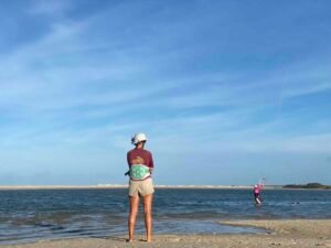 marie from kitevoyage coaching in the lagoon of brazil durong the ktecamp